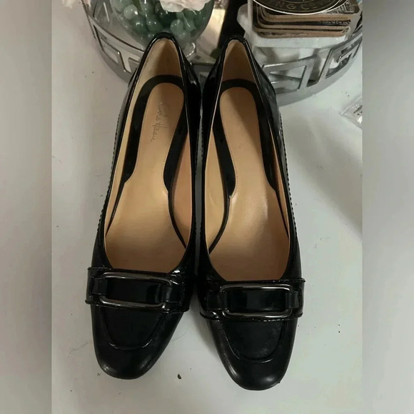 Cole Haan Women Shoe Size 8.5b Black Leather Kitten Heel Pump pre-loved - Picture 3 of 7